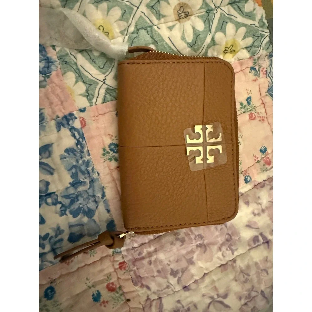 Tory Burch Ivy Zip Coin Case Bark Brown Pebbled Leather Wallet 31151 NWT
